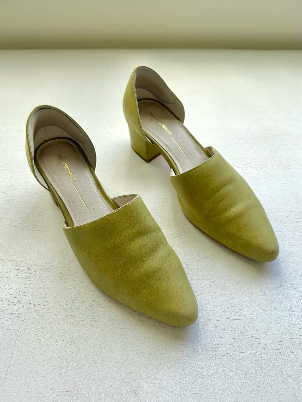 Intentionally blank perf hi heel women’s 38 7.5 8 green chartreuse leather RARE